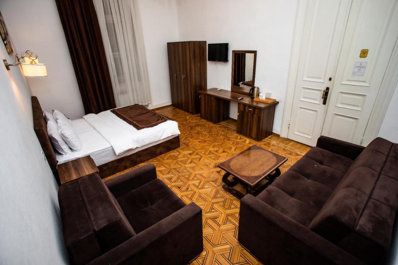 Malakan Hotel Баку Экстерьер фото